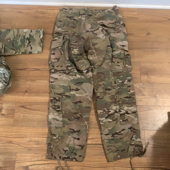 Army camo outfit - Picture 5 of 5